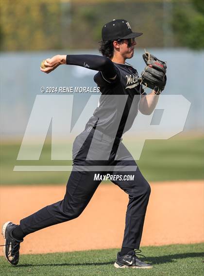 Thumbnail 1 in Chaminade vs Harvard-Westlake photogallery.