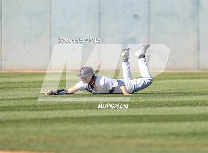 Thumbnail 3 in Chaminade vs Harvard-Westlake photogallery.