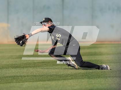 Thumbnail 2 in Chaminade vs Harvard-Westlake photogallery.