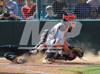 Thumbnail 1 in Chaminade vs Harvard-Westlake photogallery.