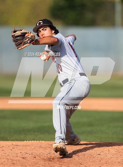 Thumbnail 3 in Chaminade vs Harvard-Westlake photogallery.