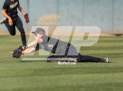 Thumbnail 1 in Chaminade vs Harvard-Westlake photogallery.