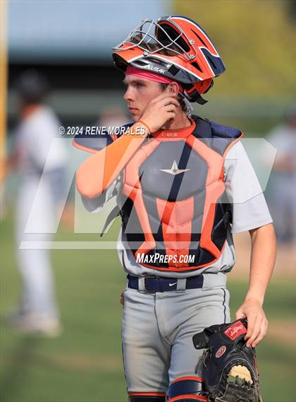 Thumbnail 1 in Chaminade vs Harvard-Westlake photogallery.