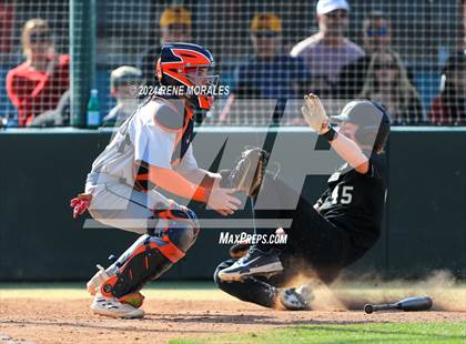 Thumbnail 1 in Chaminade vs Harvard-Westlake photogallery.