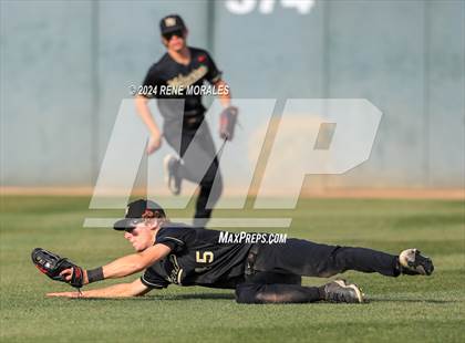 Thumbnail 2 in Chaminade vs Harvard-Westlake photogallery.