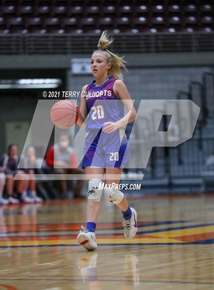 Thumbnail 2 in Richfield vs. South Sevier (UHSAA 3A Consolation Semifinal) photogallery.