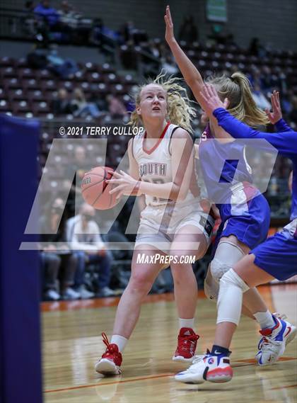 Thumbnail 3 in Richfield vs. South Sevier (UHSAA 3A Consolation Semifinal) photogallery.