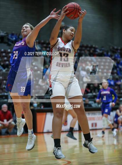 Thumbnail 1 in Richfield vs. South Sevier (UHSAA 3A Consolation Semifinal) photogallery.