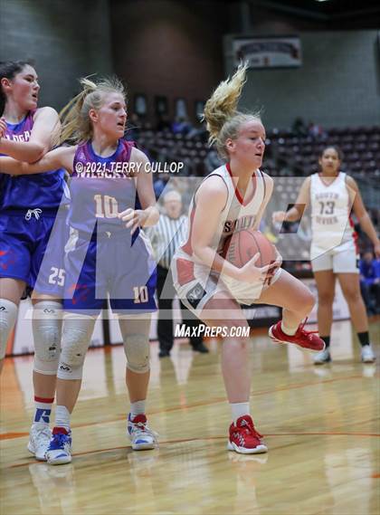 Thumbnail 2 in Richfield vs. South Sevier (UHSAA 3A Consolation Semifinal) photogallery.