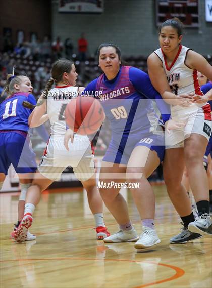 Thumbnail 1 in Richfield vs. South Sevier (UHSAA 3A Consolation Semifinal) photogallery.