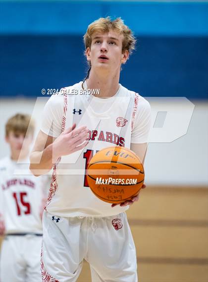 Thumbnail 2 in Timpanogos vs. East (Juan Diego's Eagle Holiday Shootout) photogallery.