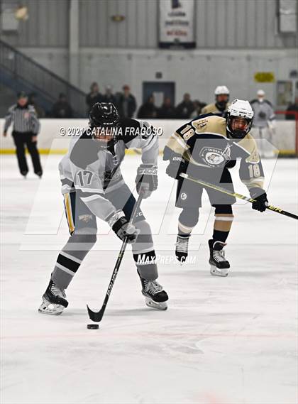 Thumbnail 2 in Indian Hills @ Wayne Knights photogallery.