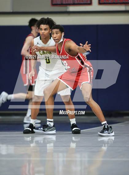 Thumbnail 3 in Harvard-Westlake vs Cajon (19th Annual Rose City Roundball classic Final) photogallery.