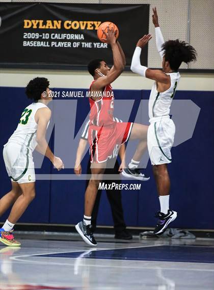 Thumbnail 2 in Harvard-Westlake vs Cajon (19th Annual Rose City Roundball classic Final) photogallery.