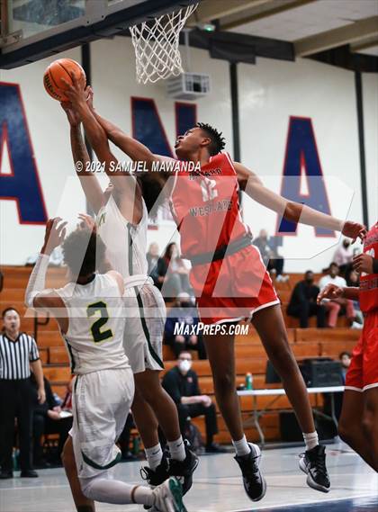 Thumbnail 1 in Harvard-Westlake vs Cajon (19th Annual Rose City Roundball classic Final) photogallery.