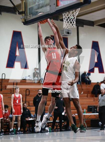 Thumbnail 1 in Harvard-Westlake vs Cajon (19th Annual Rose City Roundball classic Final) photogallery.