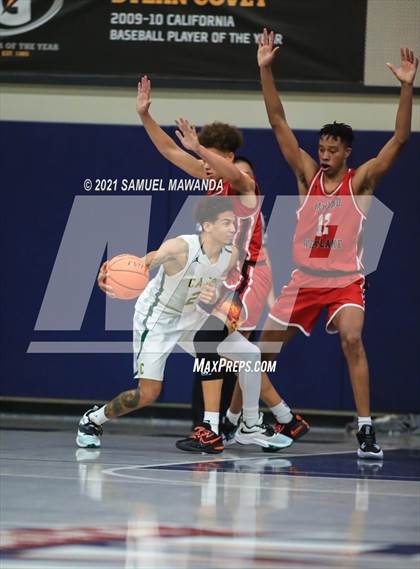 Thumbnail 2 in Harvard-Westlake vs Cajon (19th Annual Rose City Roundball classic Final) photogallery.