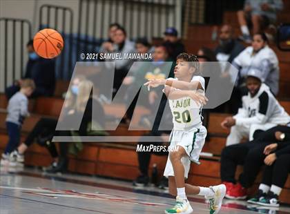 Thumbnail 2 in Harvard-Westlake vs Cajon (19th Annual Rose City Roundball classic Final) photogallery.