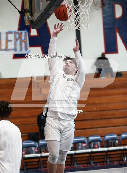 Thumbnail 2 in Harvard-Westlake vs Cajon (19th Annual Rose City Roundball classic Final) photogallery.