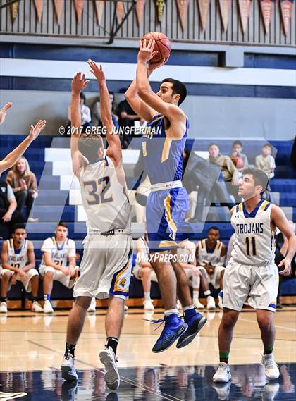 Thumbnail 3 in Serra vs. Terra Linda (Bambauer Classic) photogallery.