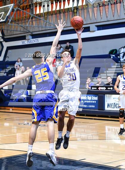 Thumbnail 1 in Serra vs. Terra Linda (Bambauer Classic) photogallery.