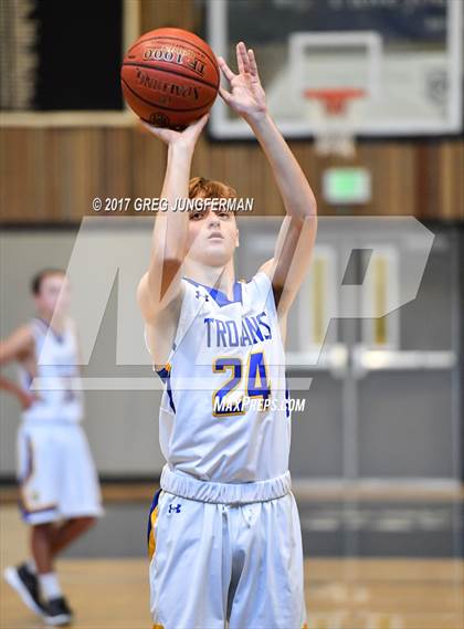 Thumbnail 3 in Serra vs. Terra Linda (Bambauer Classic) photogallery.