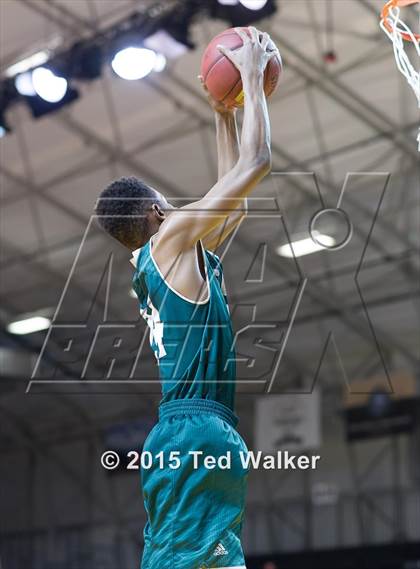 Thumbnail 2 in St. Patrick-St. Vincent vs. Bellarmine College Prep photogallery.