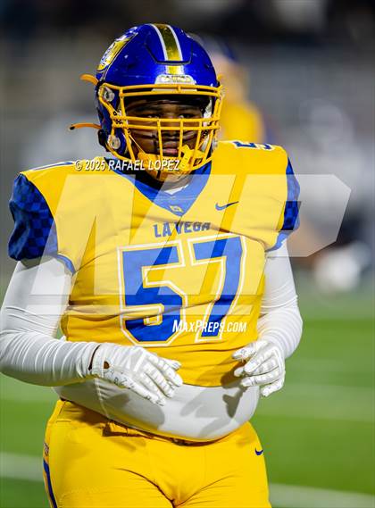 Thumbnail 1 in West Orange-Stark vs. La Vega (UIL 4A D2 Football Quarterfinals) photogallery.