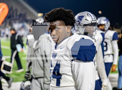 Thumbnail 3 in West Orange-Stark @ La Vega (UIL 4A D2 Football Quarterfinals) photogallery.