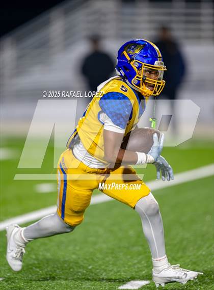 Thumbnail 1 in West Orange-Stark @ La Vega (UIL 4A D2 Football Quarterfinals) photogallery.