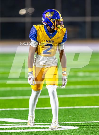 Thumbnail 2 in West Orange-Stark @ La Vega (UIL 4A D2 Football Quarterfinals) photogallery.