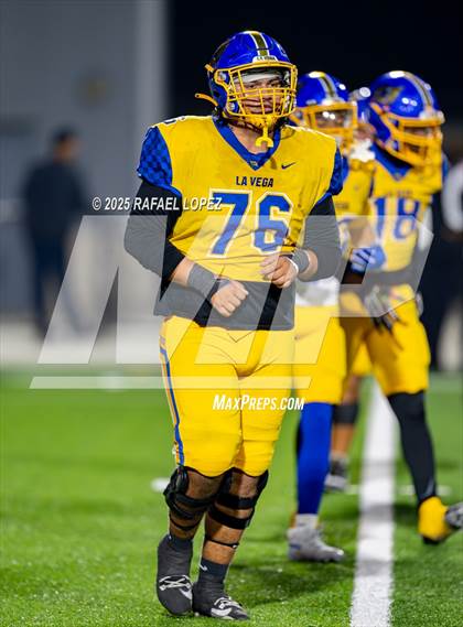 Thumbnail 1 in West Orange-Stark vs. La Vega (UIL 4A D2 Football Quarterfinals) photogallery.