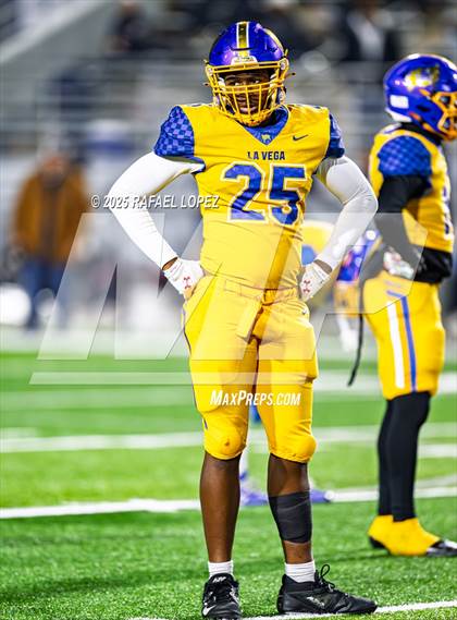 Thumbnail 3 in West Orange-Stark @ La Vega (UIL 4A D2 Football Quarterfinals) photogallery.