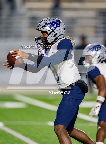 Thumbnail 2 in West Orange-Stark @ La Vega (UIL 4A D2 Football Quarterfinals) photogallery.
