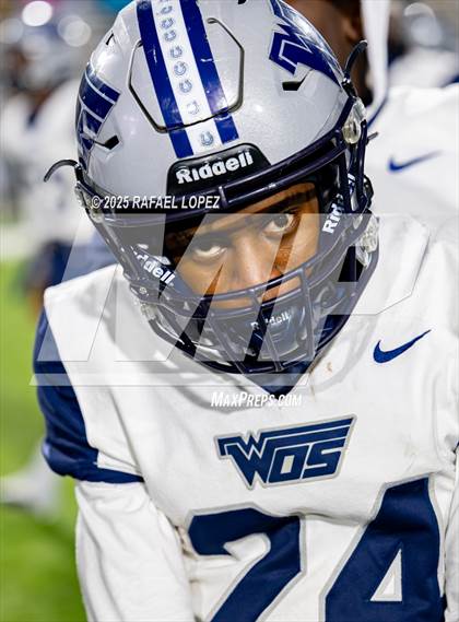 Thumbnail 2 in West Orange-Stark vs. La Vega (UIL 4A D2 Football Quarterfinals) photogallery.