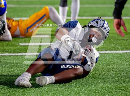 Thumbnail 2 in West Orange-Stark @ La Vega (UIL 4A D2 Football Quarterfinals) photogallery.