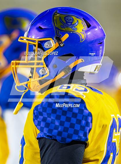 Thumbnail 2 in West Orange-Stark @ La Vega (UIL 4A D2 Football Quarterfinals) photogallery.
