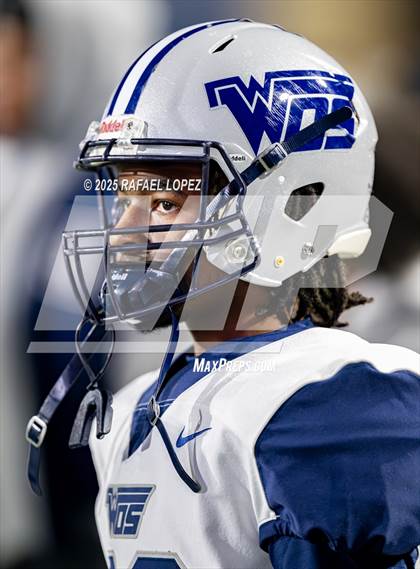 Thumbnail 1 in West Orange-Stark vs. La Vega (UIL 4A D2 Football Quarterfinals) photogallery.
