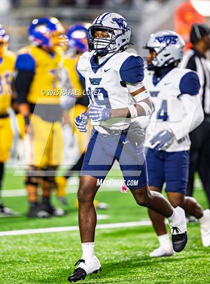 Thumbnail 1 in West Orange-Stark vs. La Vega (UIL 4A D2 Football Quarterfinals) photogallery.