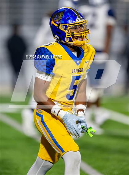 Thumbnail 1 in West Orange-Stark vs. La Vega (UIL 4A D2 Football Quarterfinals) photogallery.