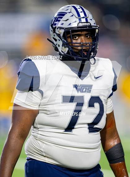 Thumbnail 1 in West Orange-Stark vs. La Vega (UIL 4A D2 Football Quarterfinals) photogallery.