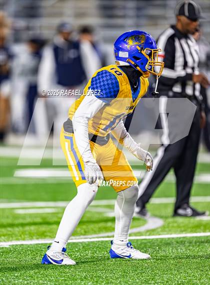 Thumbnail 2 in West Orange-Stark @ La Vega (UIL 4A D2 Football Quarterfinals) photogallery.