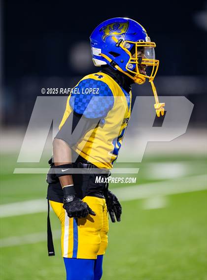 Thumbnail 2 in West Orange-Stark @ La Vega (UIL 4A D2 Football Quarterfinals) photogallery.