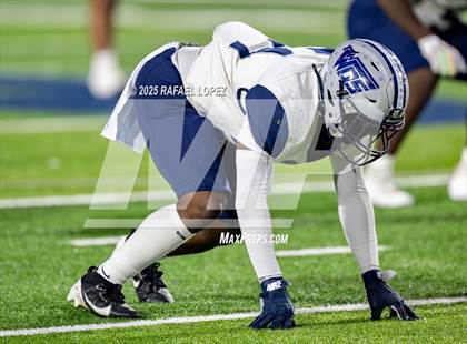 Thumbnail 2 in West Orange-Stark vs. La Vega (UIL 4A D2 Football Quarterfinals) photogallery.