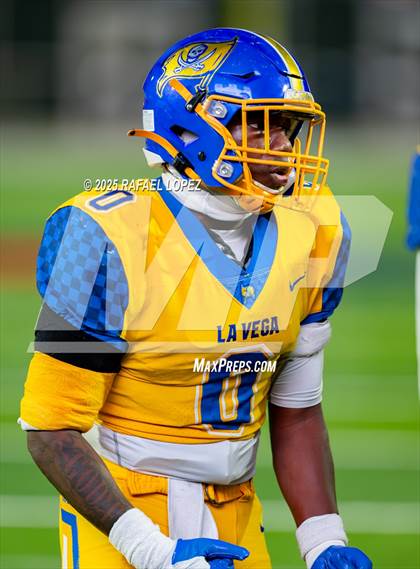 Thumbnail 3 in West Orange-Stark @ La Vega (UIL 4A D2 Football Quarterfinals) photogallery.