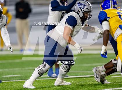 Thumbnail 2 in West Orange-Stark vs. La Vega (UIL 4A D2 Football Quarterfinals) photogallery.