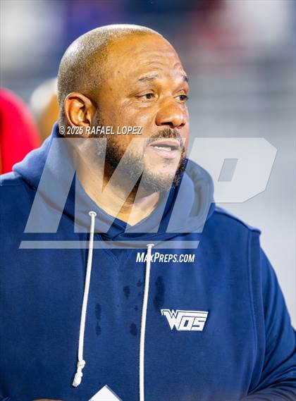 Thumbnail 2 in West Orange-Stark vs. La Vega (UIL 4A D2 Football Quarterfinals) photogallery.