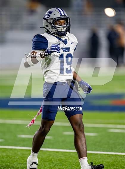 Thumbnail 1 in West Orange-Stark vs. La Vega (UIL 4A D2 Football Quarterfinals) photogallery.
