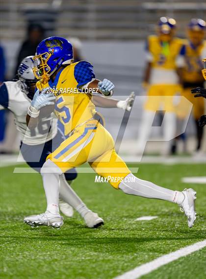 Thumbnail 1 in West Orange-Stark @ La Vega (UIL 4A D2 Football Quarterfinals) photogallery.