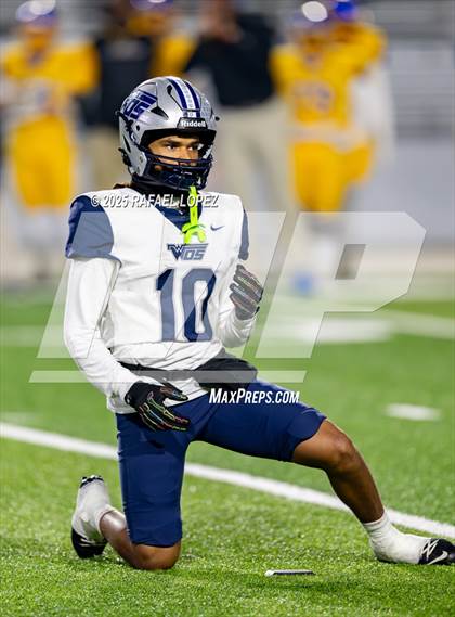 Thumbnail 2 in West Orange-Stark @ La Vega (UIL 4A D2 Football Quarterfinals) photogallery.